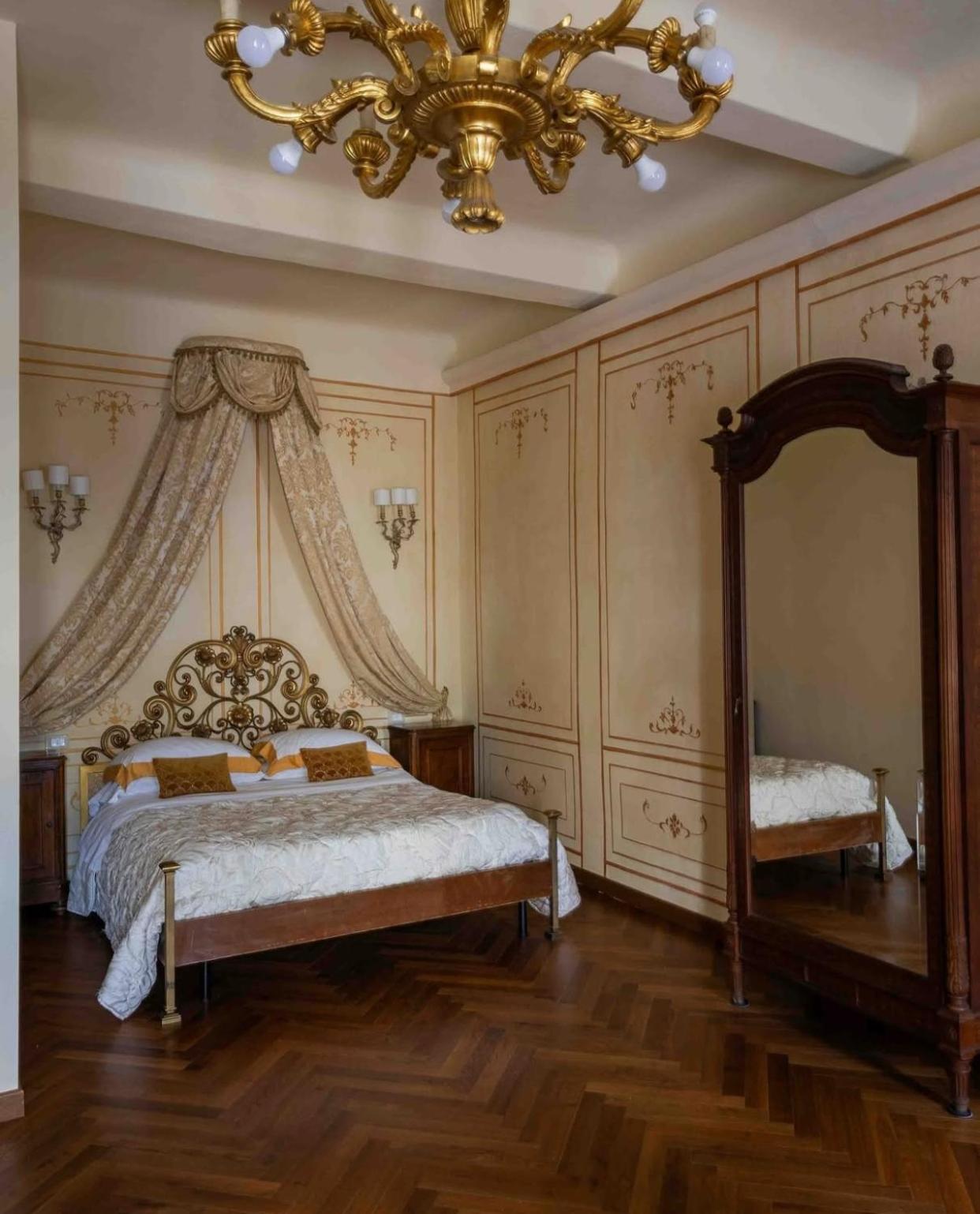 Отель Palazzo Lari Сарцана Экстерьер фото