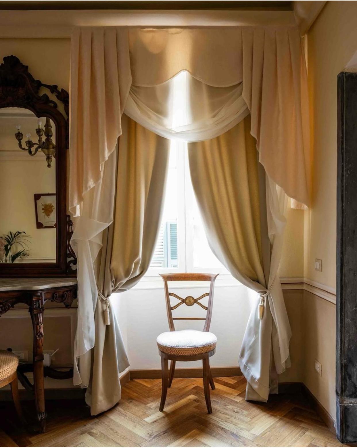 Отель Palazzo Lari Сарцана Экстерьер фото