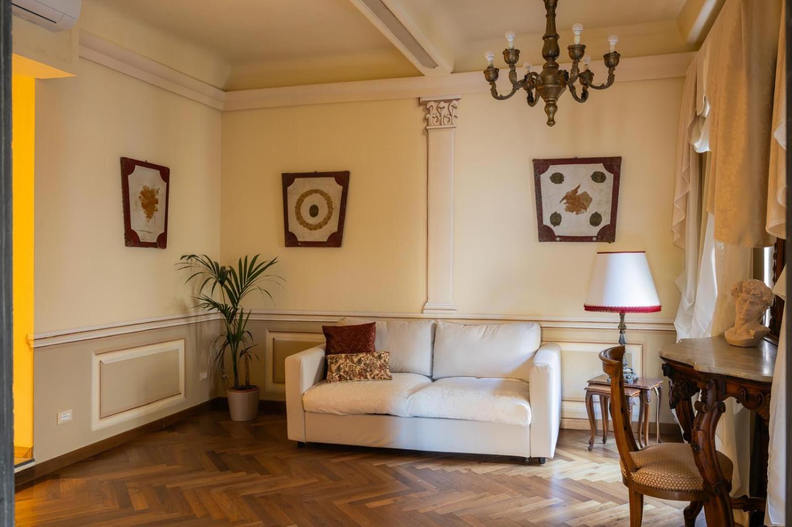 Отель Palazzo Lari Сарцана Экстерьер фото