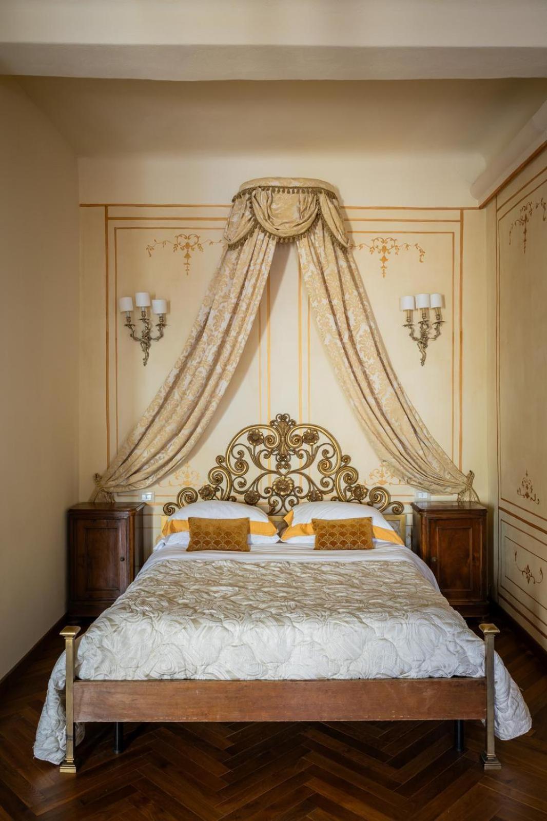 Отель Palazzo Lari Сарцана Экстерьер фото