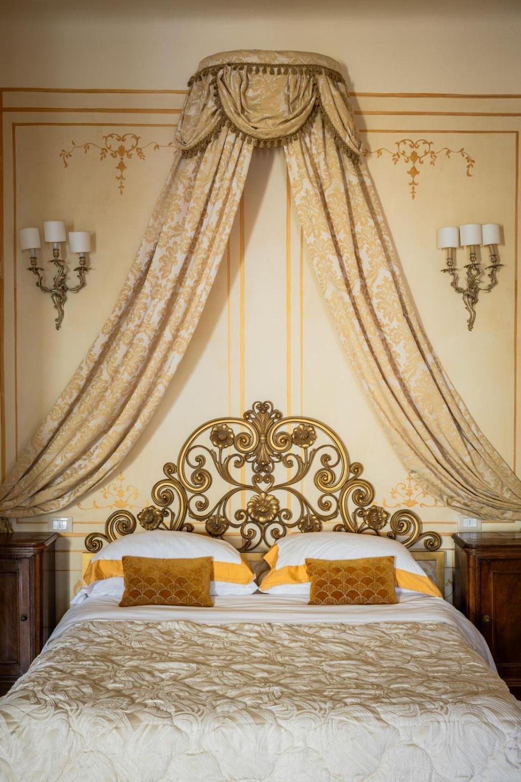 Отель Palazzo Lari Сарцана Экстерьер фото
